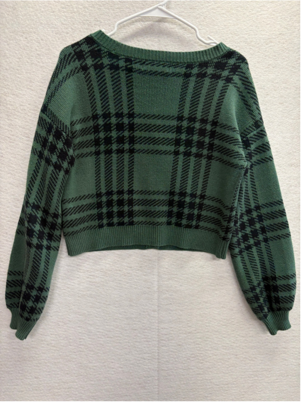 Hollister Green Plaid Cropped Cardigan Sweater Button Up Knit Womens Size M - Picture 3 of 8